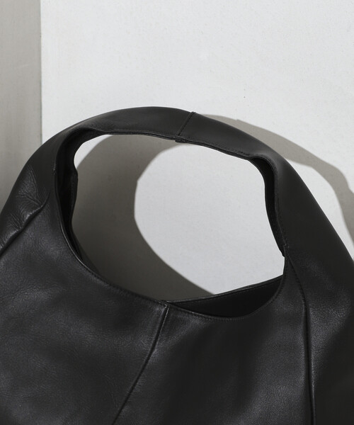 Firsthand(ファーストハンド)の「Firsthand/ファーストハンド Leather Handbag / ワンハンドルハンドバッグ / 牛革 / 撥水レザー / A4収納可能(トートバッグ・メンズ・ブラック・ONE SIZE)」の21枚目の写真