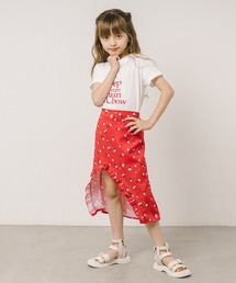 URBAN CHERRY（アーバンチェリー）の「【2点セット】ロゴプリントTシャツ＋アシンメトリーデザインスカート（Tシャツ/カットソー・キッズ）」