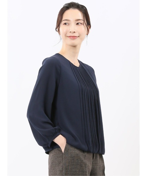 m.f.editorial（エムエフエディトリアル）の「【透け防止 裏地付き】m.f.エディトリアル レディース 消しプリーツ 長袖 プルオーバー ブラウス（シャツ/ブラウス・レディース・ネイビー/ホワイト/サックスブルー/グリーン系その他・LARGE/MEDIUM）」の11枚目の写真