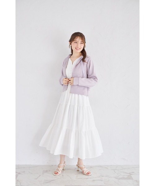 tocco closet(トッコ クローゼット)の「くるみ飾り釦付きピンタック×シャーリングティアードワンピース(ワンピース・レディース・カーキ/オフホワイト/ブラウン/ネイビー/ミント・M)」の11枚目の写真