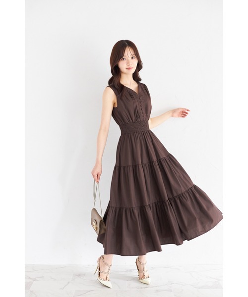tocco closet(トッコ クローゼット)の「くるみ飾り釦付きピンタック×シャーリングティアードワンピース(ワンピース・レディース・カーキ/オフホワイト/ブラウン/ネイビー/ミント・M)」の16枚目の写真