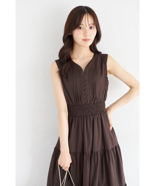 tocco closet(トッコ クローゼット)の「くるみ飾り釦付きピンタック×シャーリングティアードワンピース(ワンピース・レディース・カーキ/オフホワイト/ブラウン/ネイビー/ミント・M)」の20枚目の写真