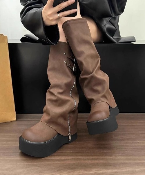 lilful(リルフル)の「Y2K サイドジッパー ダブルベルト 厚底ブーツ(ブーツ・レディース・ブラック/ブラウン・M/L)」の7枚目の写真