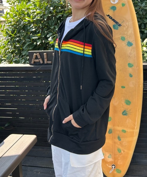 Loco Ocean(ロコオーシャン)の「レインボーライン ジップアップフーディ(パーカー・レディース・ホワイト/ブラック/ネイビー・L/M)」の1枚目の写真