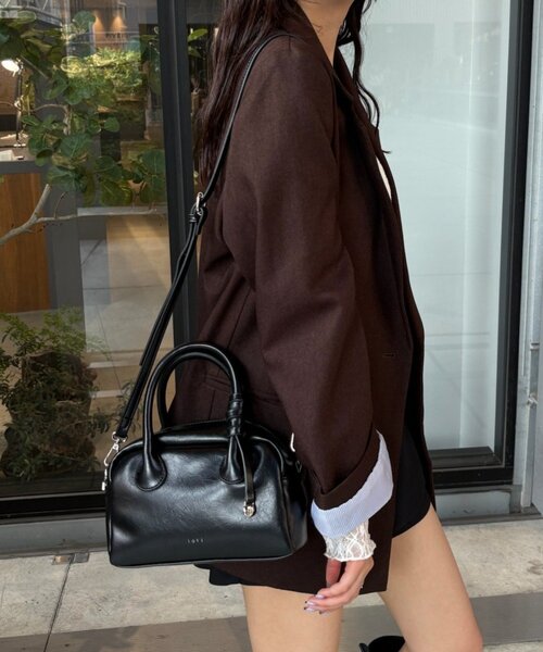 mystic（ミスティック）の「loti サークルプレート付きスクエアボストンBAG（ボストンバッグ・レディース・ブラック/キャメル・ONE SIZE）」の3枚目の写真