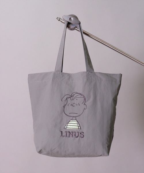PEANUTS（ピーナッツ）の「(ACT)【PEANUTS】アップリケ 刺繍 ナイロン トートバッグ（トートバッグ・レディース・ミント/ブラック/サックスブルー/スモークピンク/グレー・ONE SIZE）」の7枚目の写真