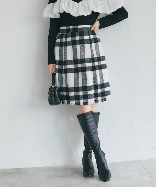 tocco closet(トッコ クローゼット)の「【ZOZO限定】アソートチェックフリンジヘムミニスカート(スカート・レディース・ピンク/ブラック/オフホワイト/ベージュ・M)」の2枚目の写真