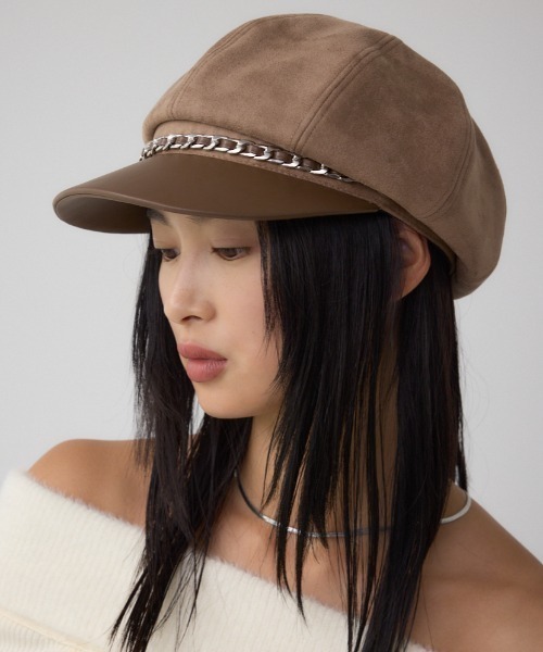 AZUL by moussy（アズールバイマウジー）の「フェイクレザーチェーンキャスケット（キャスケット・レディース・ベージュ/ブラック・FREE）」の2枚目の写真