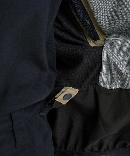 Quiksilver（クイックシルバー）の「HIGH ALTITUDE GORE-TEX/クイックシルバーゴアテックススキースノーボードウェア(ジャケット)（マウンテンパーカー・メンズ・レッド/ベージュ・X-LARGE/LARGE/MEDIUM/SMALL）」の14枚目の写真