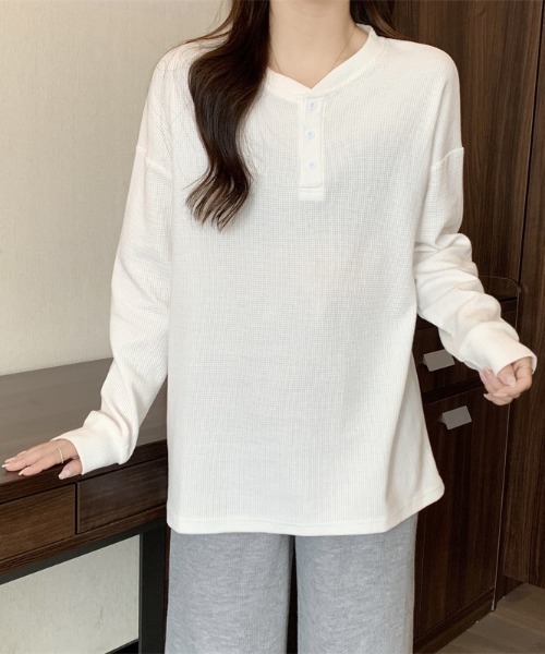 SHEPP(シープ)の「ルーズワッフルヘンリーネックロンT(Tシャツ/カットソー・レディース・ホワイト/ブラック/グレー・L/M)」の6枚目の写真