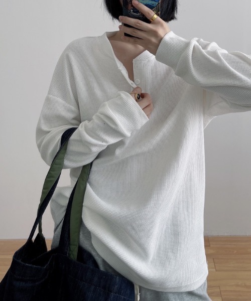 SHEPP(シープ)の「ルーズワッフルヘンリーネックロンT(Tシャツ/カットソー・レディース・ホワイト/ブラック/グレー・L/M)」の21枚目の写真
