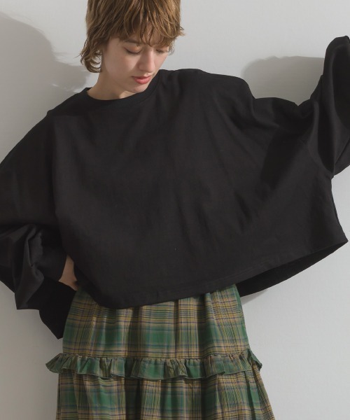 enhaut(アンオート)の「OE天竺 ワイドボリューム クロップド Tシャツ ロンT 長袖(Tシャツ/カットソー・レディース・ブラック/杢グレー/ブルー/レッド・FREE)」の2枚目の写真