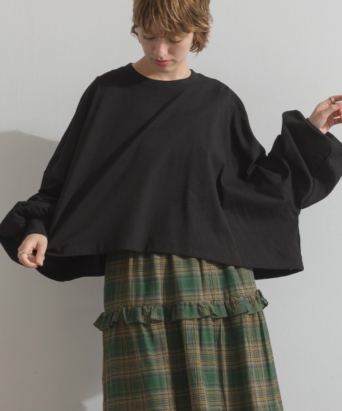 enhaut(アンオート)の「OE天竺 ワイドボリューム クロップド Tシャツ ロンT 長袖(Tシャツ/カットソー・レディース・ブラック/杢グレー/ブルー/レッド・FREE)」の5枚目の写真