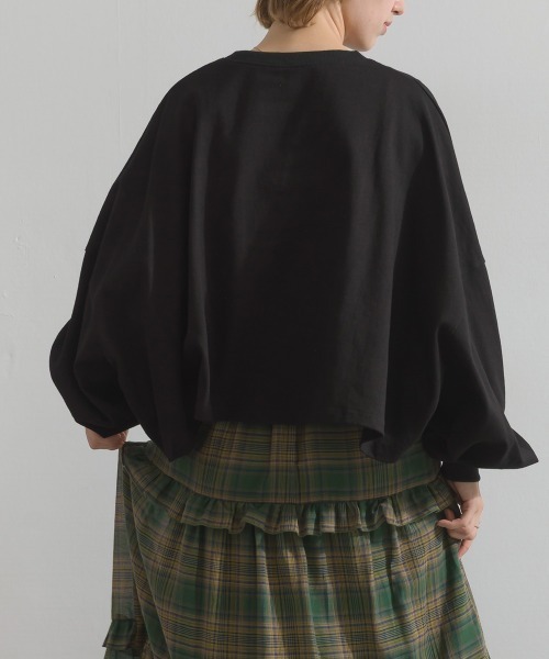 enhaut(アンオート)の「OE天竺 ワイドボリューム クロップド Tシャツ ロンT 長袖(Tシャツ/カットソー・レディース・ブラック/杢グレー/ブルー/レッド・FREE)」の7枚目の写真