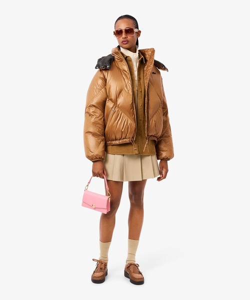 LACOSTE(ラコステ)の「オーバーサイズ撥水ナイロンダウンジャケット / フード取り外し可(ダウンジャケット/コート・レディース・キャメル・36/34/40/38)」の8枚目の写真