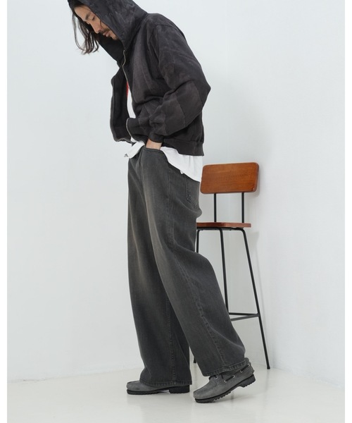 Stars Stripes(スターズストライプス)の「【NEO BLUE/ネオブルー】neo blue Tinted Charcoal Mud Wash Super Baggy Jeans/スーパーバギージーンズ ワイドデニム ゆったり ストリート 韓国ファッション ヴィンテージ加工(デニムパンツ・メンズ・スミクロ・36inch/34inch/32inch)」の6枚目の写真