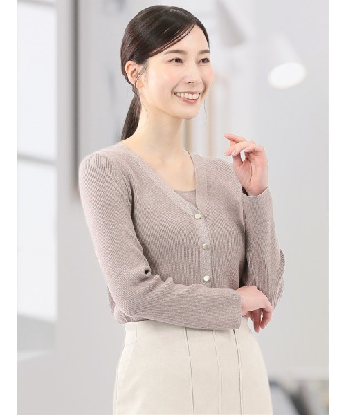 m.f.editorial(エムエフエディトリアル)の「【ハンドウォッシャブル】m.f.エディトリアルレディース ラメリブ Vネック ニットカーディガン(カーディガン/ボレロ・レディース・ベージュ/ライトグレー/ブラック/レッド・LARGE/MEDIUM)」の4枚目の写真