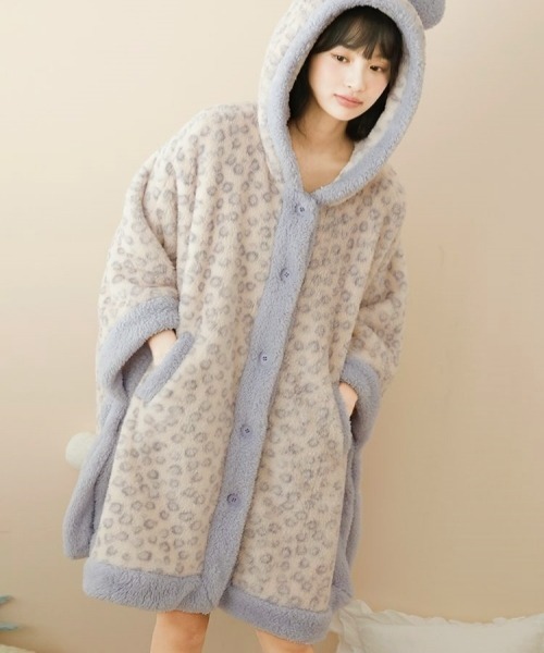 gossip！ロサンゼルス（ゴシップロサンゼルス）の「【Y2Kガーリー】レオパード柄もこもこフード付きルームウェア／ガウン（秋冬新作）（ガウン/バスローブ・レディース・ピンク/ライトブルー・FREE）」の3枚目の写真