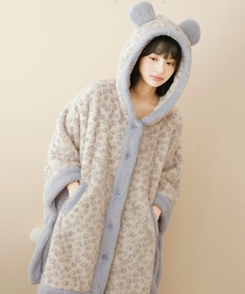 gossip！ロサンゼルス（ゴシップロサンゼルス）の「【Y2Kガーリー】レオパード柄もこもこフード付きルームウェア／ガウン（秋冬新作）（ガウン/バスローブ・レディース・ピンク/ライトブルー・FREE）」の8枚目の写真