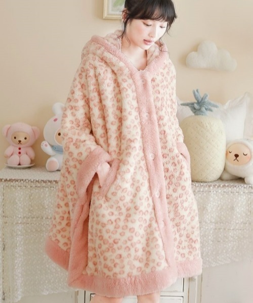 gossip！ロサンゼルス（ゴシップロサンゼルス）の「【Y2Kガーリー】レオパード柄もこもこフード付きルームウェア／ガウン（秋冬新作）（ガウン/バスローブ・レディース・ピンク/ライトブルー・FREE）」の10枚目の写真