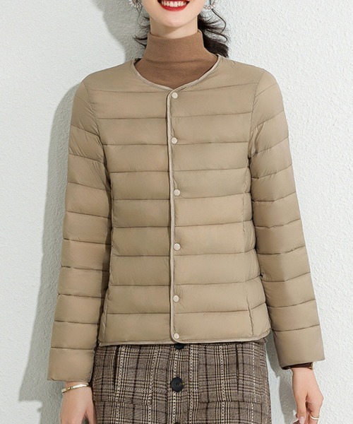 SallyLunn(サリーラン)の「ノーカラー中綿ジャケット(ダウンジャケット/コート・レディース・ブラック/ブルー/ベージュ・M/L)」の9枚目の写真