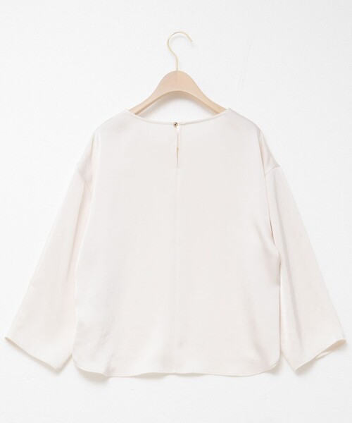 NOLLEY’S Sophi(ノーリーズソフィ)の「ウォッシャブル2WAYサテンブラウス(シャツ/ブラウス・レディース・カーキ/オフホワイト・38/36)」の10枚目の写真