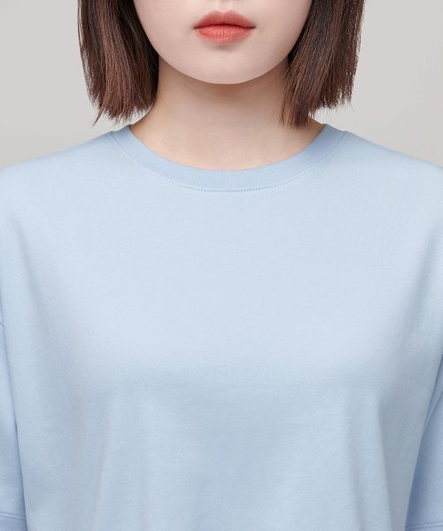 MUSINSA STANDARD WOMAN（ムシンサスタンダードウーマン）の「ウィメンズリラックスフィットクルーネッククロップTシャツ[パステルブルー]（Tシャツ/カットソー・レディース・その他・SMALL/MEDIUM/LARGE/X-SMALL）」の2枚目の写真
