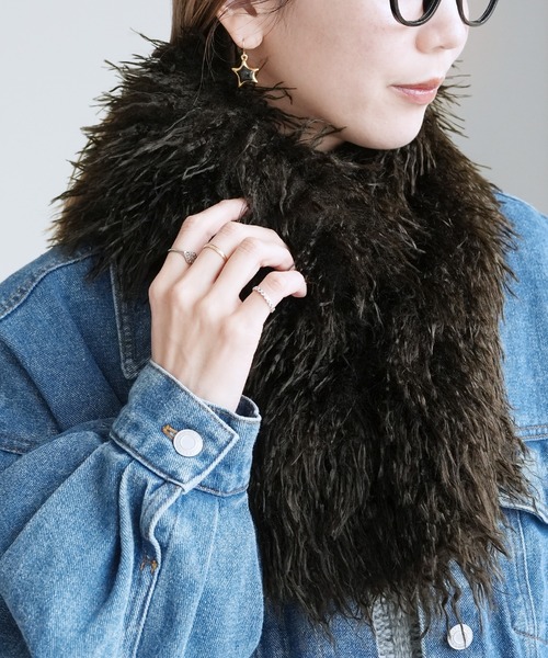 reca（レカ）の「フェイクファーティペット（マフラー・レディース・ダークブラウン/グレイッシュベージュ・ONE SIZE）」の3枚目の写真