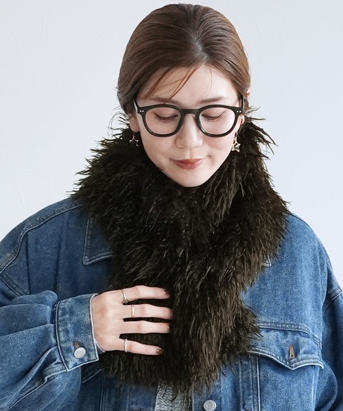 reca（レカ）の「フェイクファーティペット（マフラー・レディース・ダークブラウン/グレイッシュベージュ・ONE SIZE）」の5枚目の写真