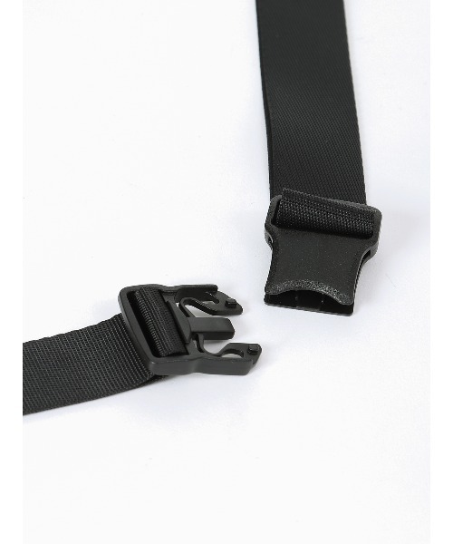 SUIT SQUARE(スーツスクエア)の「パッカブルボディバッグ 撥水 軽量ナイロン(ボディバッグ/ウエストポーチ・メンズ・ブラック・F)」の7枚目の写真