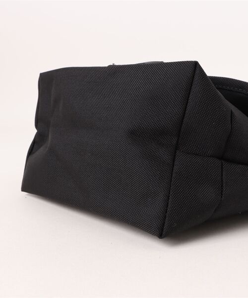 Manhattan Portage（マンハッタンポーテージ）の「NYLON MESSENGER BAG (XXS) FZP Pokemon 25（メッセンジャーバッグ・メンズ・ブラック・X-SMALL）」の16枚目の写真