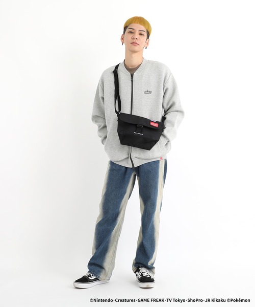 Manhattan Portage（マンハッタンポーテージ）の「NYLON MESSENGER BAG (XXS) FZP Pokemon 25（メッセンジャーバッグ・メンズ・ブラック・X-SMALL）」の2枚目の写真