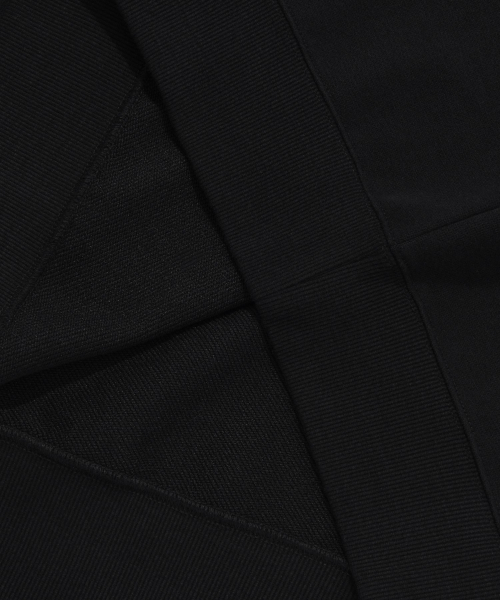 COVERNAT(カバーナット)の「Cロゴハーフジップスウェットブラック(スウェット・レディース・その他・X-SMALL/XX-LARGE/LARGE/X-LARGE)」の8枚目の写真