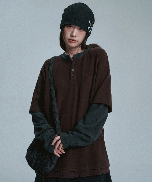 MOO(エムオーオー)の「チェックレイヤードヘンリーネックロングスリーブ - ブラウン(Tシャツ/カットソー・メンズ・ブラウン・MEDIUM/LARGE)」の4枚目の写真