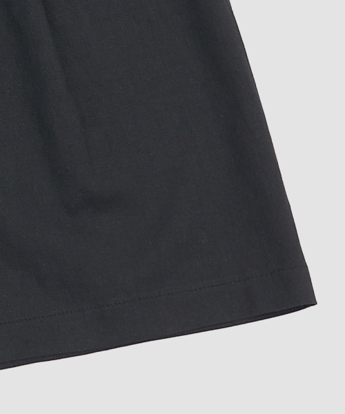 PAPERBOY(ペーパーボーイ)の「リネンバイオピンタックハーフパンツ-ブラック(その他パンツ・レディース・その他・MEDIUM/LARGE/X-LARGE/SMALL)」の2枚目の写真