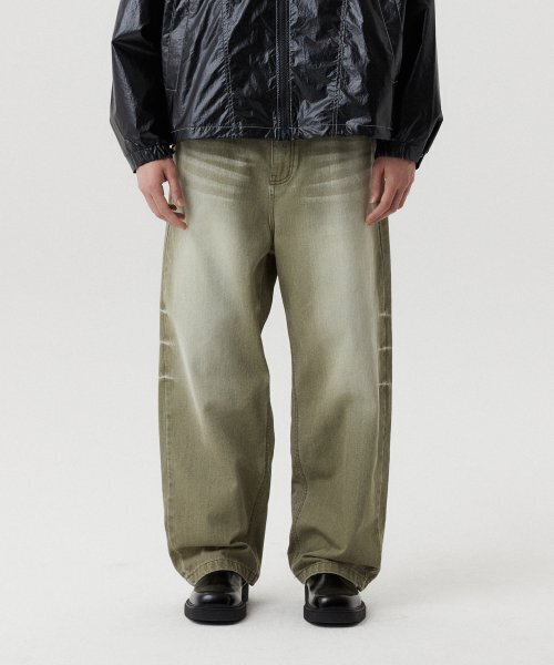 WMC(ダブリューエムシー)の「クリースワイドデニム_オリーブ(デニムパンツ・メンズ・オリーブ・36(XL)/30(M)/32(L))」の6枚目の写真