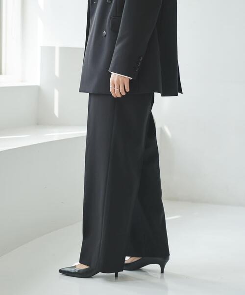 URBAN RESEARCH(アーバンリサーチ)の「『3サイズ展開』タックストレートスラックス(その他パンツ・レディース・ブラック/ネイビー・40/36/38)」の6枚目の写真