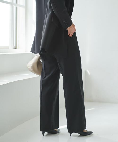 URBAN RESEARCH(アーバンリサーチ)の「『3サイズ展開』タックストレートスラックス(その他パンツ・レディース・ブラック/ネイビー・40/36/38)」の7枚目の写真