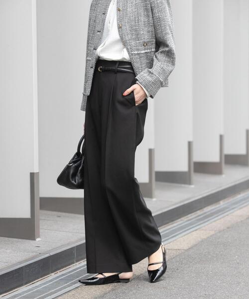 URBAN RESEARCH(アーバンリサーチ)の「『3サイズ展開』タックストレートスラックス(その他パンツ・レディース・ブラック/ネイビー・40/36/38)」の13枚目の写真