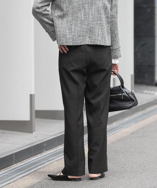 URBAN RESEARCH(アーバンリサーチ)の「『3サイズ展開』タックストレートスラックス(その他パンツ・レディース・ブラック/ネイビー・40/36/38)」の14枚目の写真