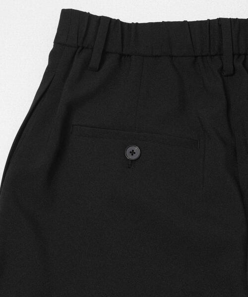 URBAN RESEARCH(アーバンリサーチ)の「『3サイズ展開』タックストレートスラックス(その他パンツ・レディース・ブラック/ネイビー・40/36/38)」の20枚目の写真