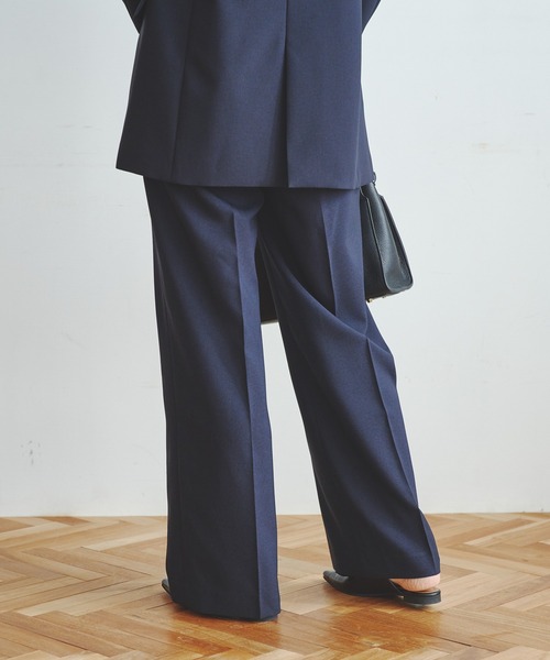 URBAN RESEARCH（アーバンリサーチ）の「タックストレートスラックス（スラックス・レディース・ブラック/ネイビー・40/36/38）」の11枚目の写真