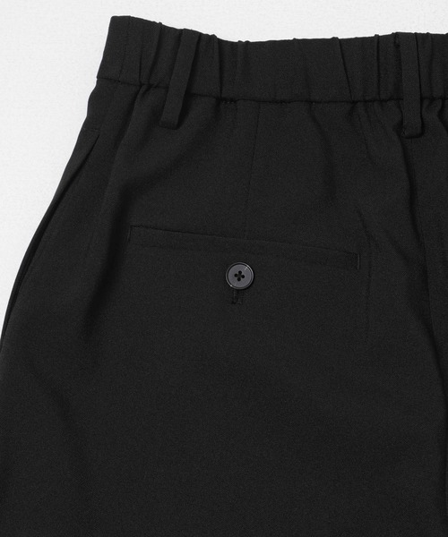 URBAN RESEARCH（アーバンリサーチ）の「タックストレートスラックス（スラックス・レディース・ブラック/ネイビー・40/36/38）」の16枚目の写真