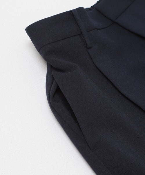 URBAN RESEARCH（アーバンリサーチ）の「タックストレートスラックス（スラックス・レディース・ブラック/ネイビー・40/36/38）」の19枚目の写真