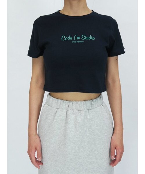 CODE I'M(コードアイエム)の「プルーファム ロゴプリント クロップTシャツ ネイビー(Tシャツ/カットソー・レディース・その他・FREE)」の1枚目の写真