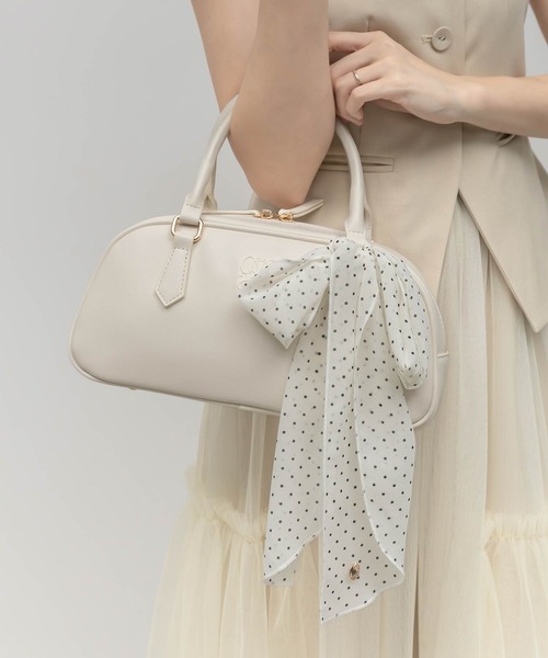 RANDA（ランダ）の「2WAY スカーフ付きエンボスロゴボストンバッグ（ハンドバッグ・レディース・ブラック/ブラウン/アイボリー・FREE）」の2枚目の写真