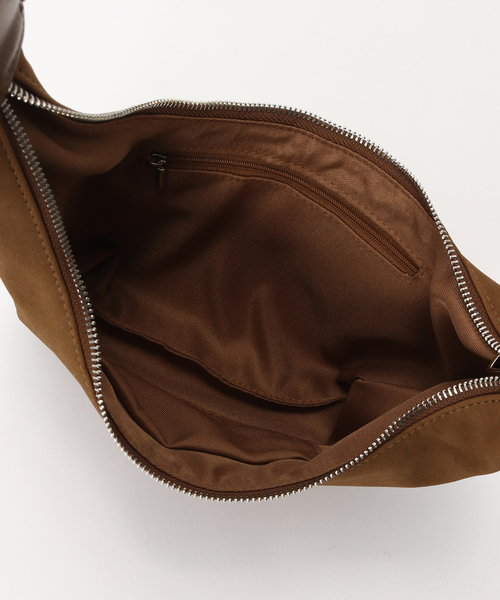 B.C STOCK(ベーセーストック)の「ハーフムーンショルダーバッグ(ショルダーバッグ・レディース・ブラウン/ブラック・FREE)」の3枚目の写真