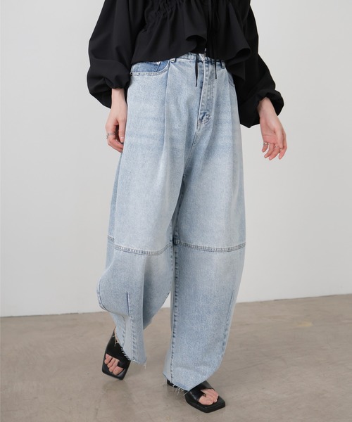 LIAN（リアン）の「コクーンデニムパンツ（デニムパンツ・レディース・ブラック/ブルー/ブルー系その他・SMALL/MEDIUM）」の3枚目の写真