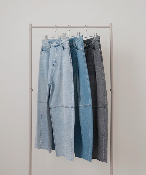 LIAN（リアン）の「コクーンデニムパンツ（デニムパンツ・レディース・ブラック/ブルー/ブルー系その他・SMALL/MEDIUM）」の12枚目の写真