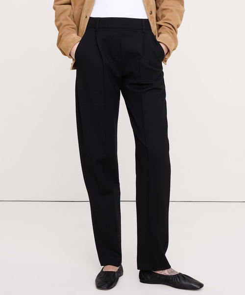 Banana Republic（バナナリパブリック）の「ハイライズ テーパード ドレーピー ポンチ プルオン パンツ（その他パンツ・レディース・ブラック/ライム・XS/S/M/L）」の2枚目の写真